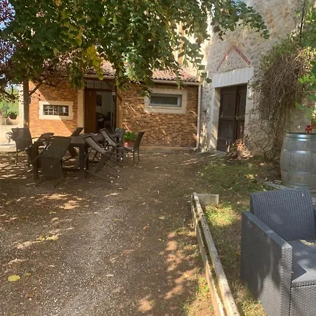 Les De La P'tite Vallee Bed & Breakfast