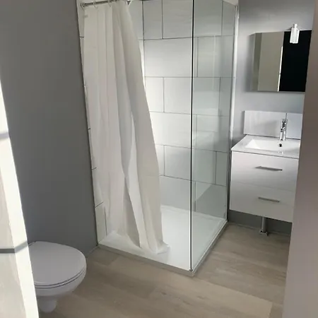 Les De La P'tite Vallee 3*