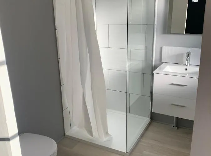 Les De La P'tite Vallee 3*